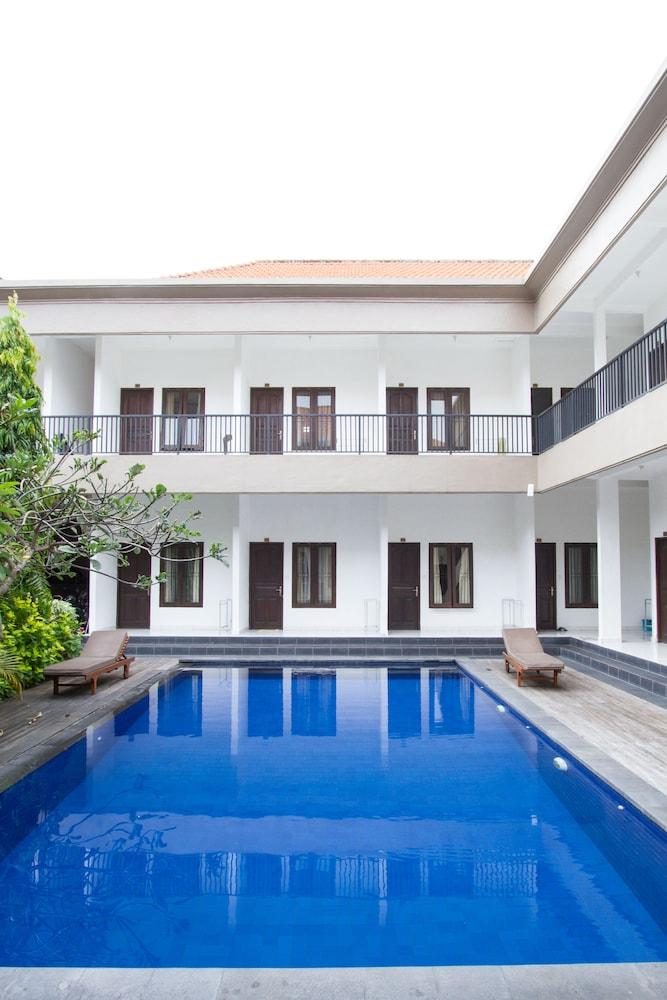 Seminyak Point Guest House Extérieur photo